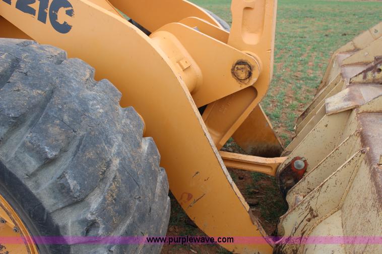 image for item F7569 2001 Case 721C wheel loader