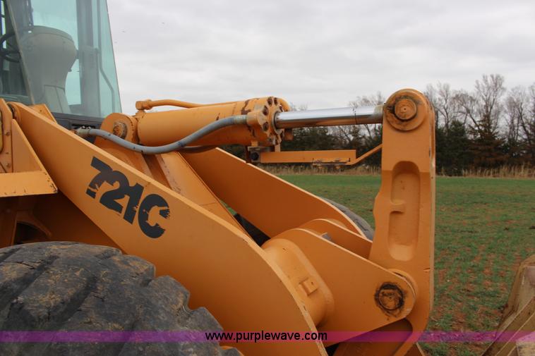 image for item F7569 2001 Case 721C wheel loader