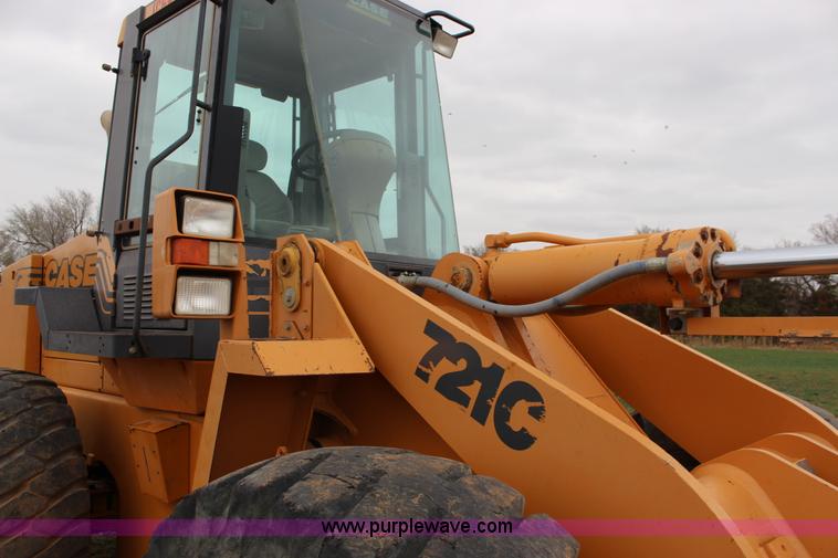 image for item F7569 2001 Case 721C wheel loader