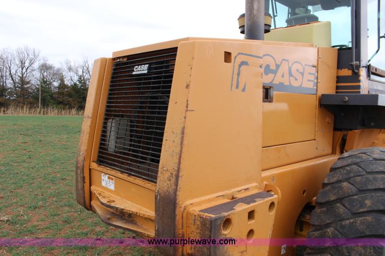 image for item F7569 2001 Case 721C wheel loader