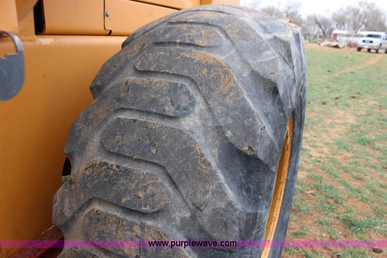 image for item F7569 2001 Case 721C wheel loader
