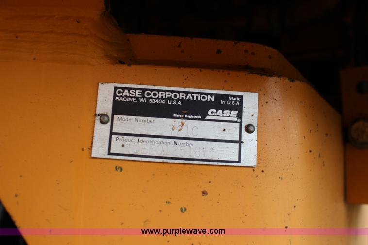 image for item F7569 2001 Case 721C wheel loader