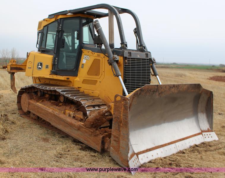 image for item F7625 2006 John Deere 850J dozer
