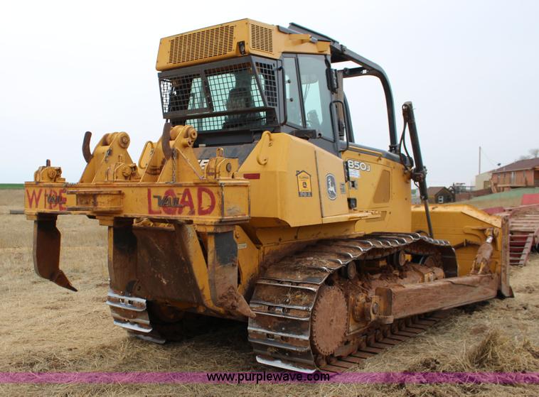 image for item F7625 2006 John Deere 850J dozer