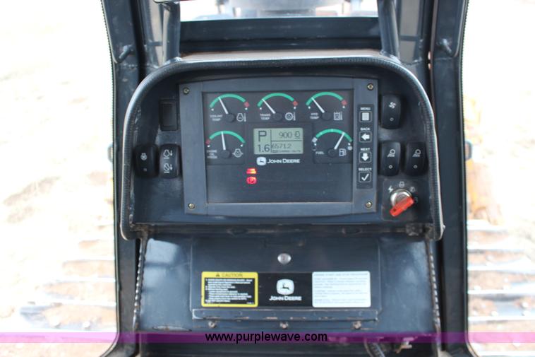 image for item F7625 2006 John Deere 850J dozer