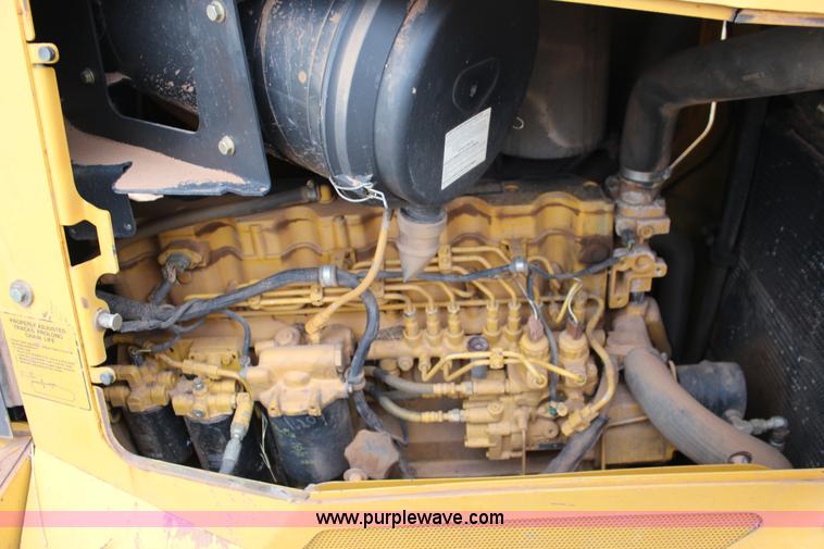 image for item F7625 2006 John Deere 850J dozer