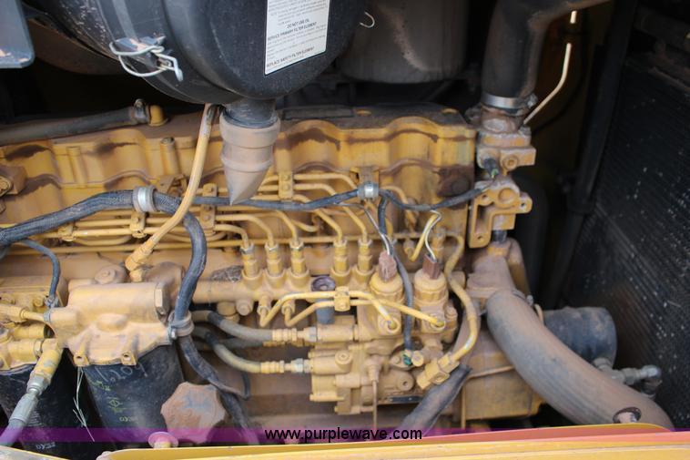 image for item F7625 2006 John Deere 850J dozer