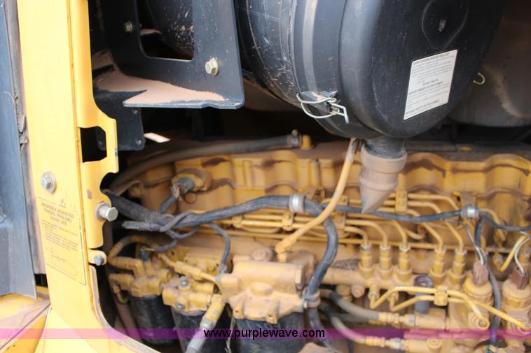 image for item F7625 2006 John Deere 850J dozer