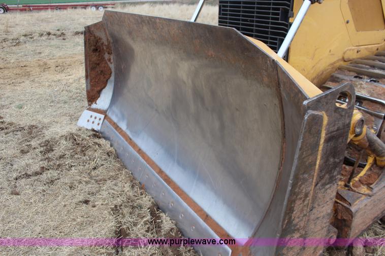 image for item F7625 2006 John Deere 850J dozer