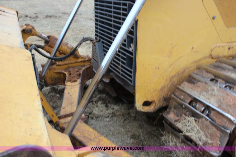 image for item F7625 2006 John Deere 850J dozer