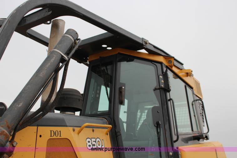 image for item F7625 2006 John Deere 850J dozer