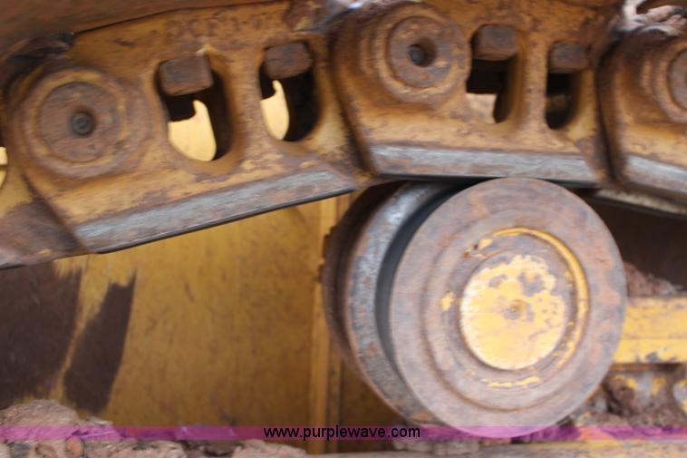 image for item F7625 2006 John Deere 850J dozer