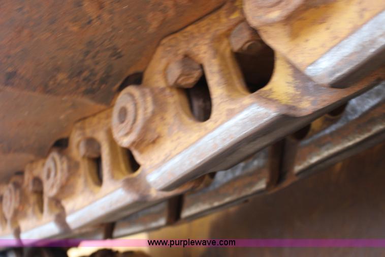 image for item F7625 2006 John Deere 850J dozer