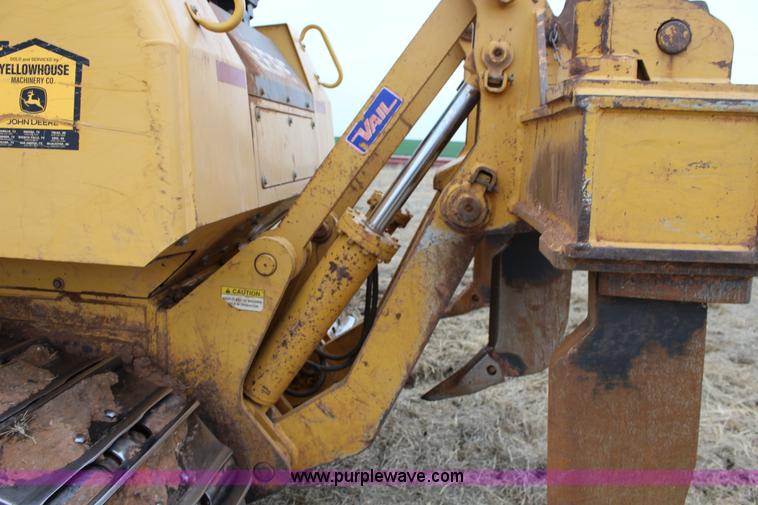 image for item F7625 2006 John Deere 850J dozer