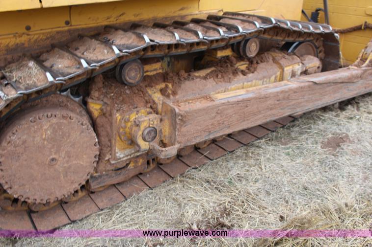 image for item F7625 2006 John Deere 850J dozer