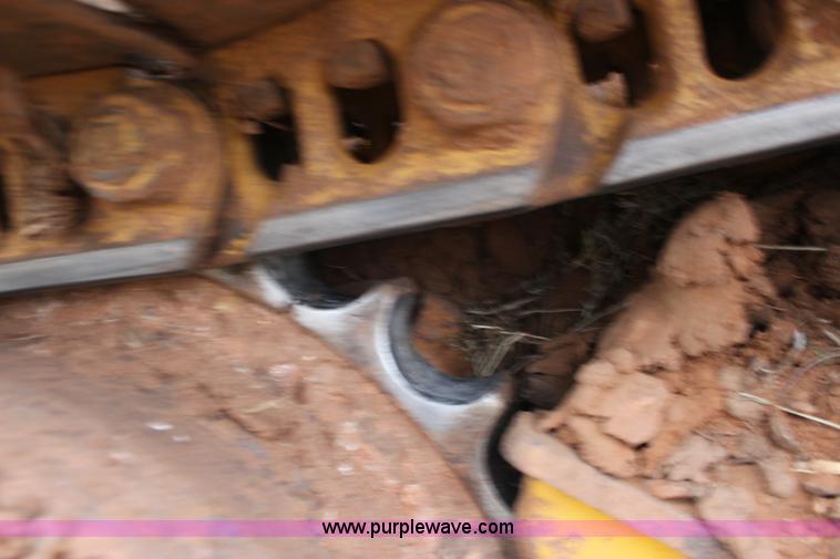 image for item F7625 2006 John Deere 850J dozer