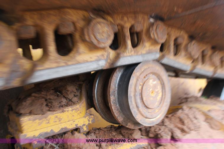 image for item F7625 2006 John Deere 850J dozer