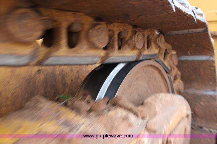 image for item F7625 2006 John Deere 850J dozer