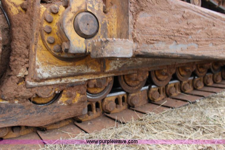 image for item F7625 2006 John Deere 850J dozer