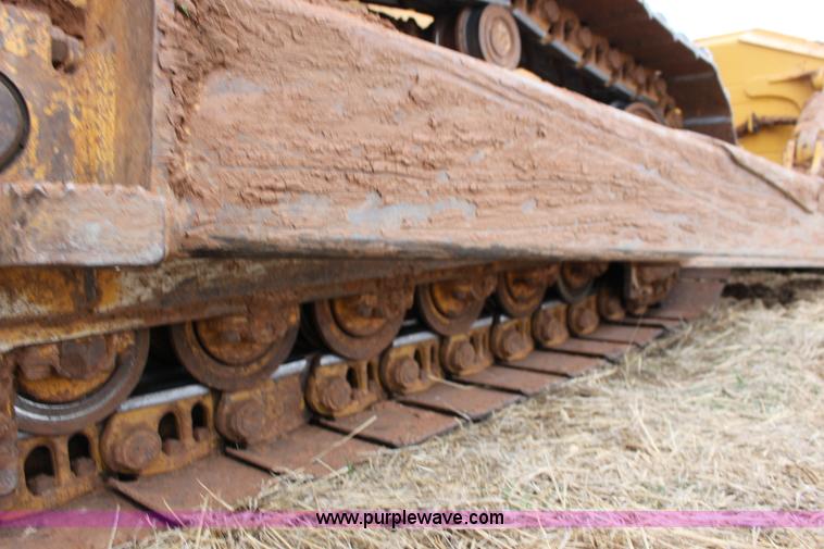 image for item F7625 2006 John Deere 850J dozer