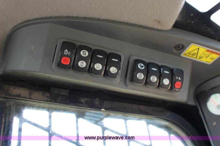 image for item F7644 2012 Caterpillar 289C tracked skid steer