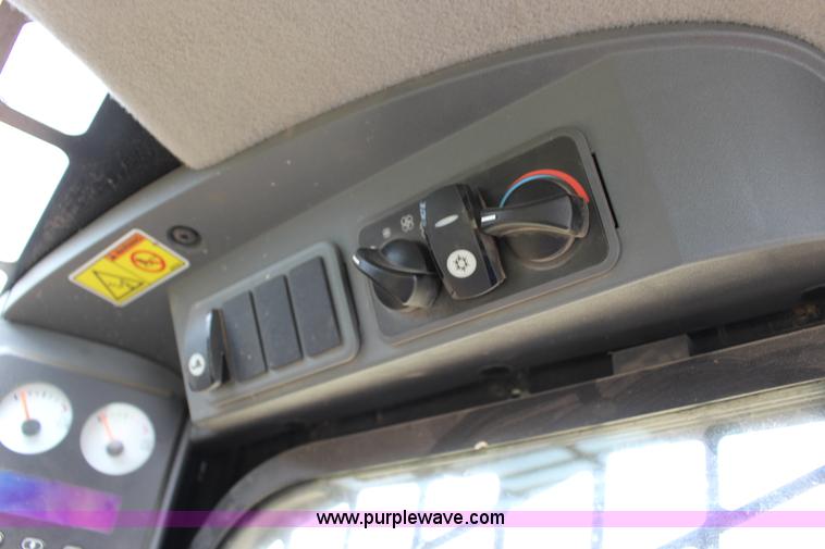 image for item F7644 2012 Caterpillar 289C tracked skid steer