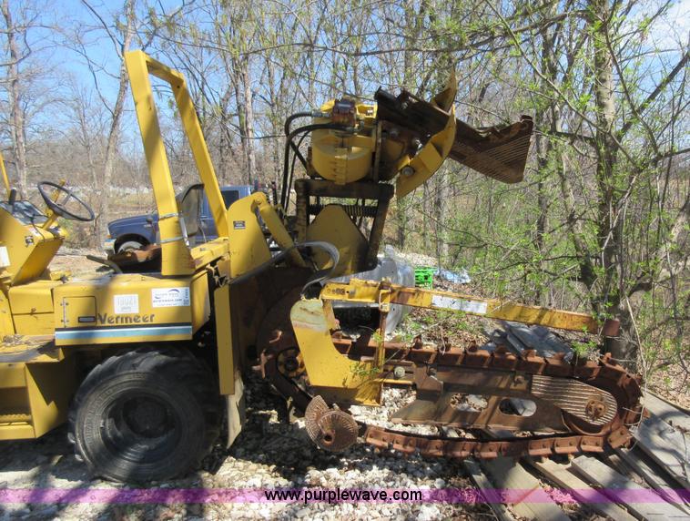 image for item F8443 1997 Vermeer V5750 trencher
