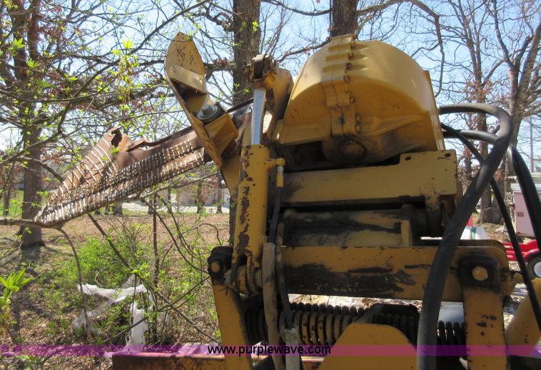 image for item F8443 1997 Vermeer V5750 trencher