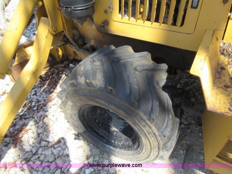 image for item F8443 1997 Vermeer V5750 trencher