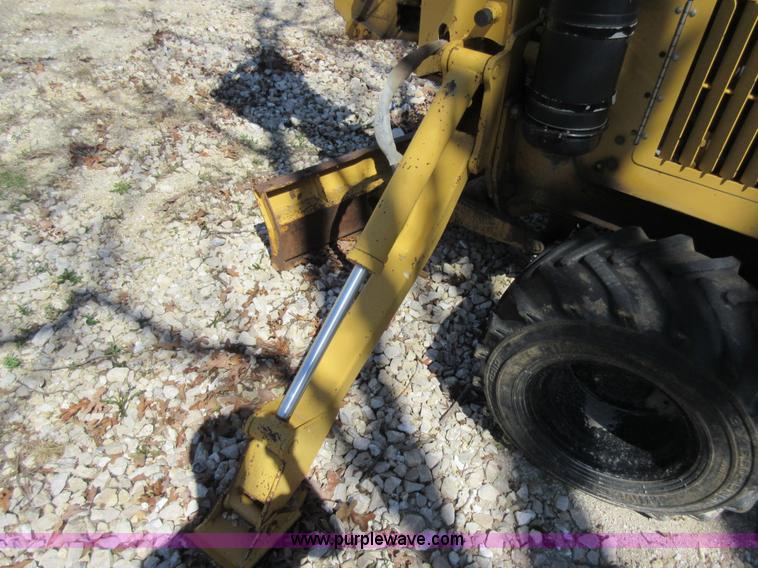 image for item F8443 1997 Vermeer V5750 trencher