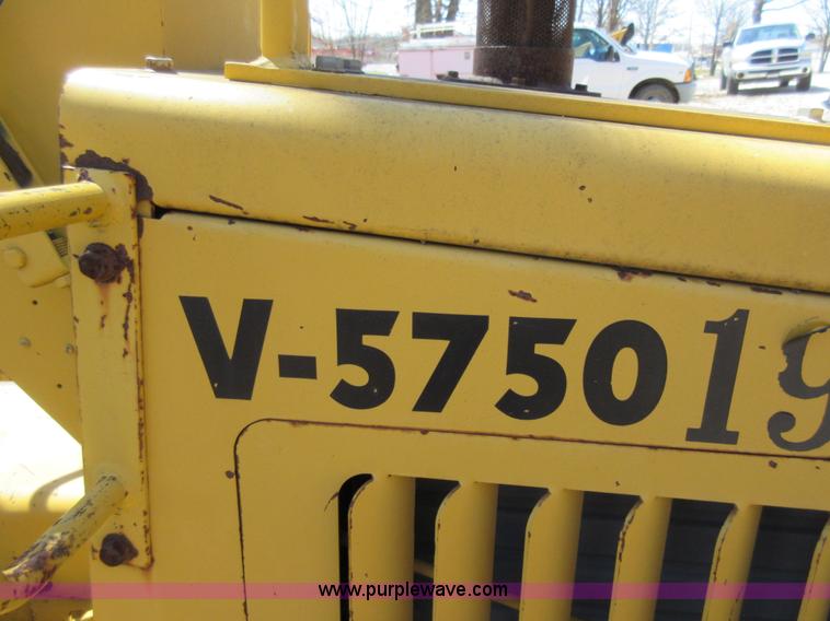 image for item F8443 1997 Vermeer V5750 trencher