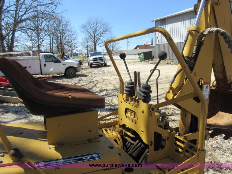 image for item F8443 1997 Vermeer V5750 trencher