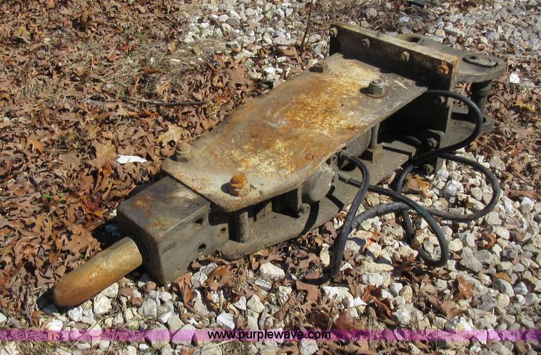 image for item F8446 Hydraulic breaker