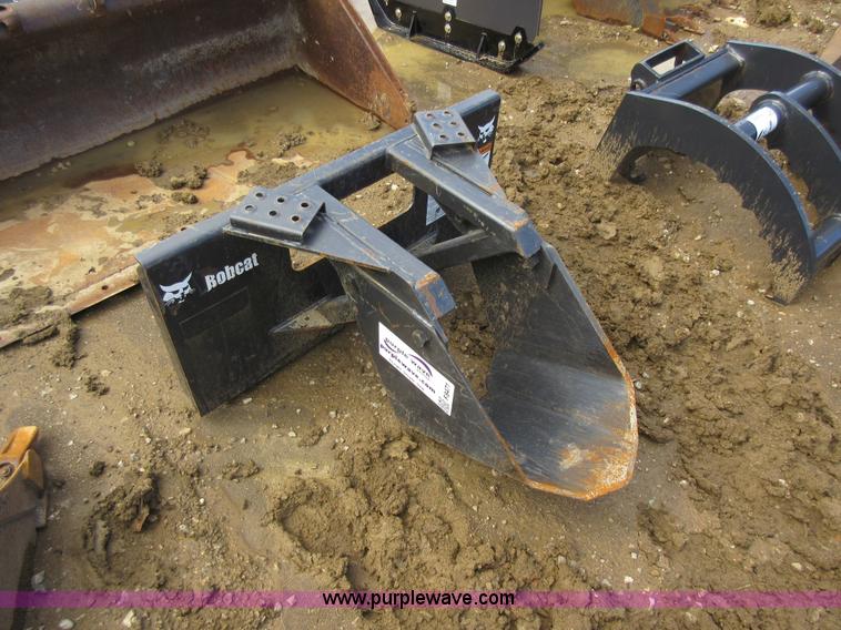 image for item F8471 Bobcat digger skid steer attachment