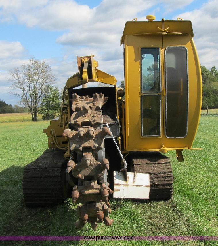 image for item G6510 1987 Vermeer T650 trencher