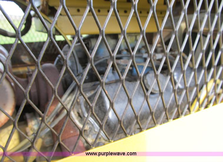 image for item G6510 1987 Vermeer T650 trencher