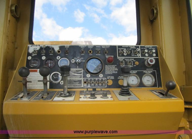 image for item G6510 1987 Vermeer T650 trencher