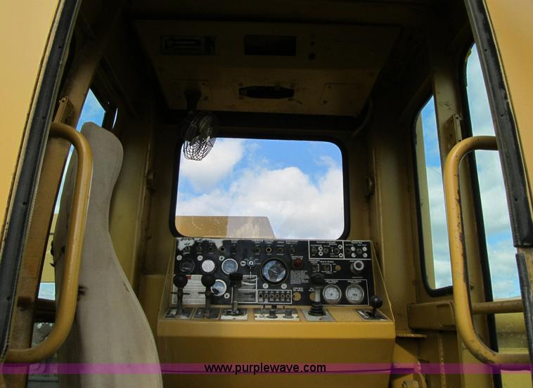 image for item G6510 1987 Vermeer T650 trencher