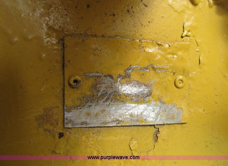 image for item G6510 1987 Vermeer T650 trencher