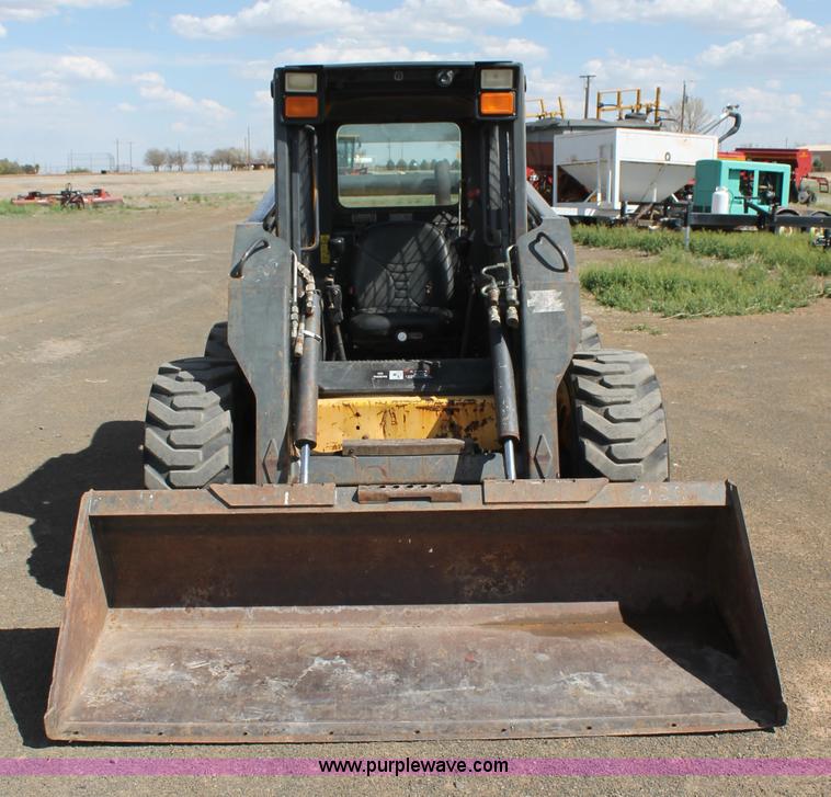 image for item H1547 2005 New Holland LS190 skid steer