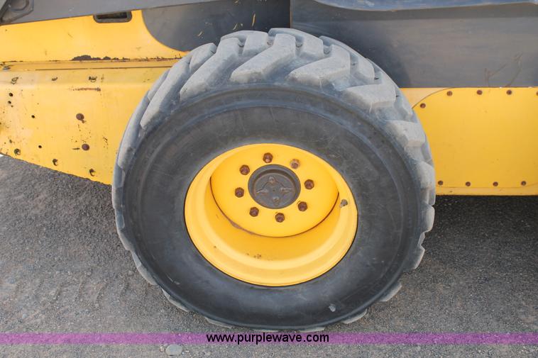 image for item H1547 2005 New Holland LS190 skid steer