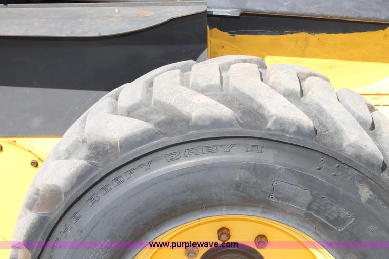 image for item H1547 2005 New Holland LS190 skid steer