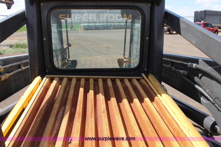 image for item H1547 2005 New Holland LS190 skid steer