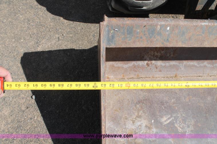 image for item H1547 2005 New Holland LS190 skid steer