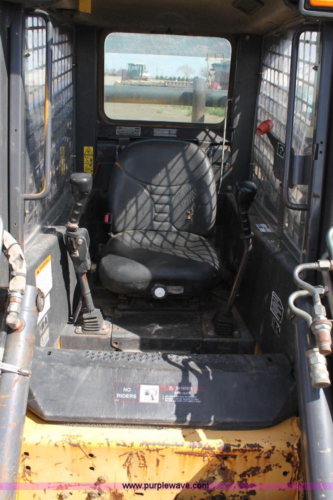 image for item H1547 2005 New Holland LS190 skid steer