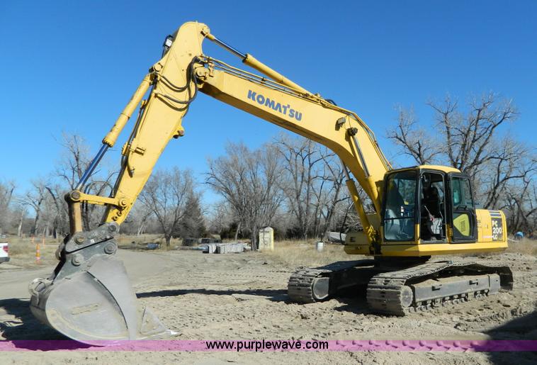 image for item H2273 2003 Komatsu PC200LC-7 excavator
