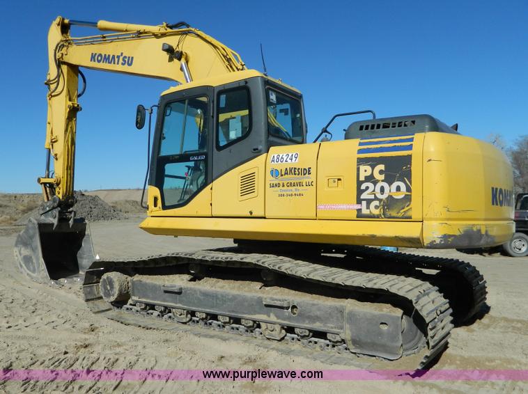 image for item H2273 2003 Komatsu PC200LC-7 excavator
