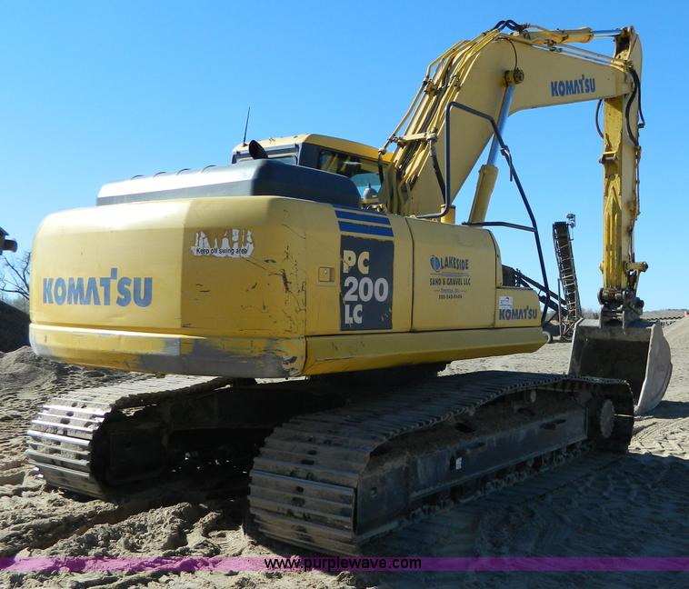 image for item H2273 2003 Komatsu PC200LC-7 excavator