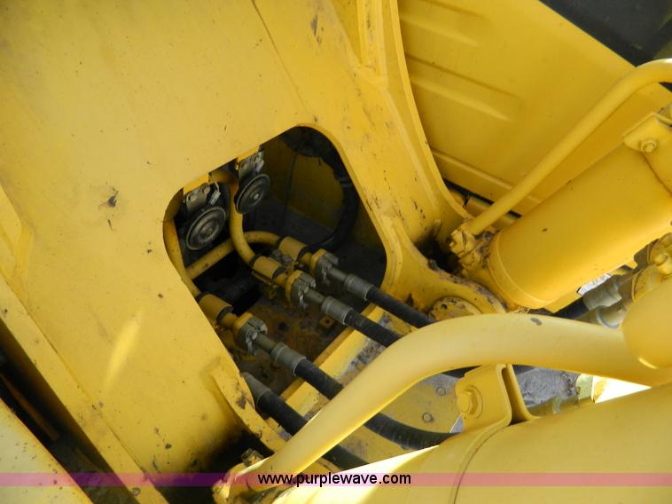 image for item H2273 2003 Komatsu PC200LC-7 excavator
