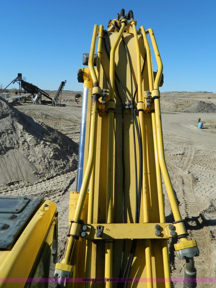 image for item H2273 2003 Komatsu PC200LC-7 excavator